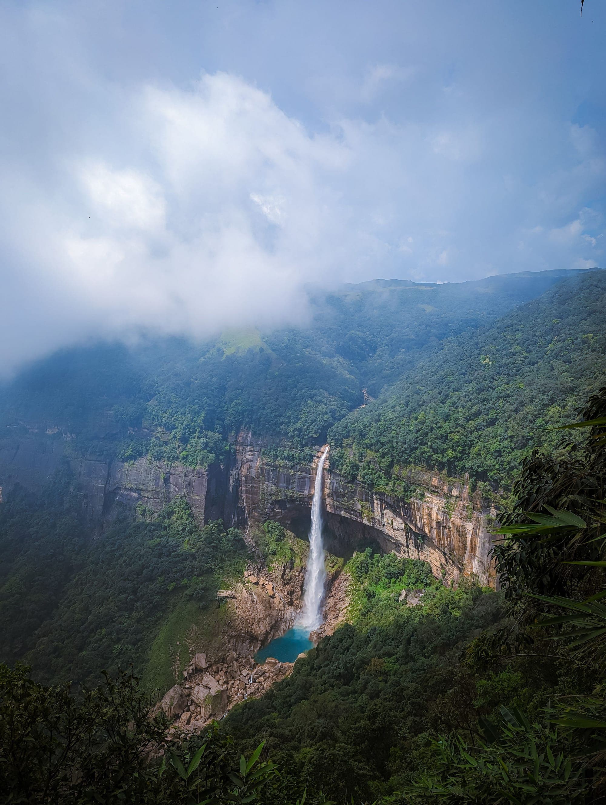 Nohkalikai Falls
