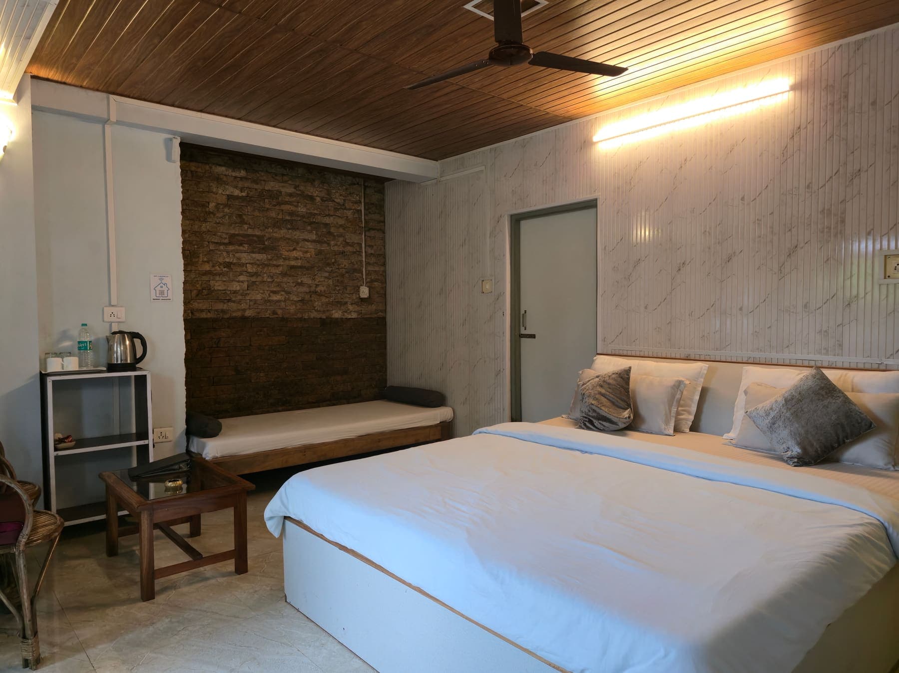 Deluxe Room 1